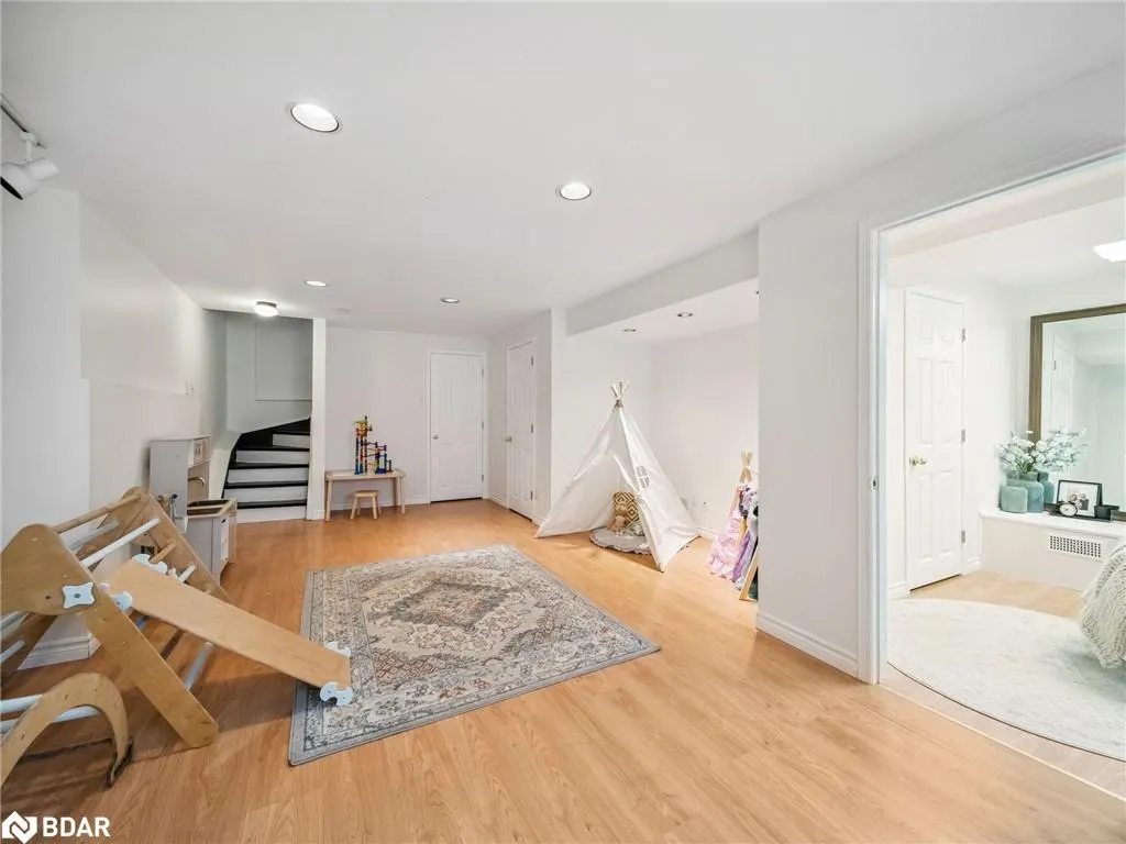 8 Darren Drive