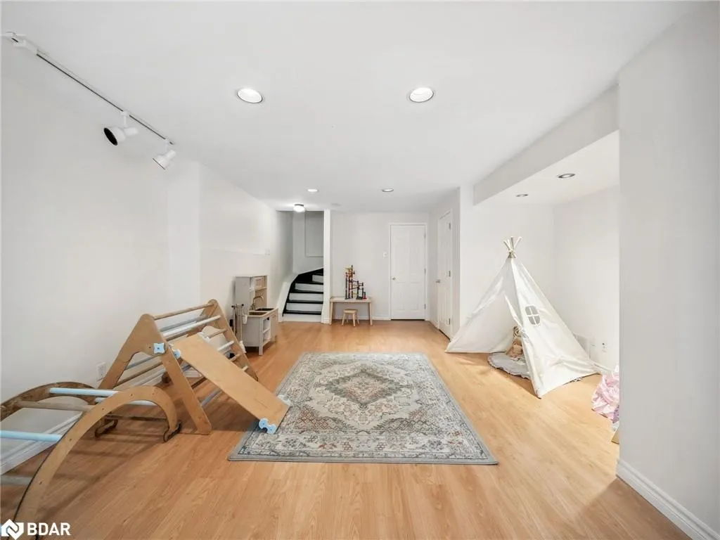8 Darren Drive