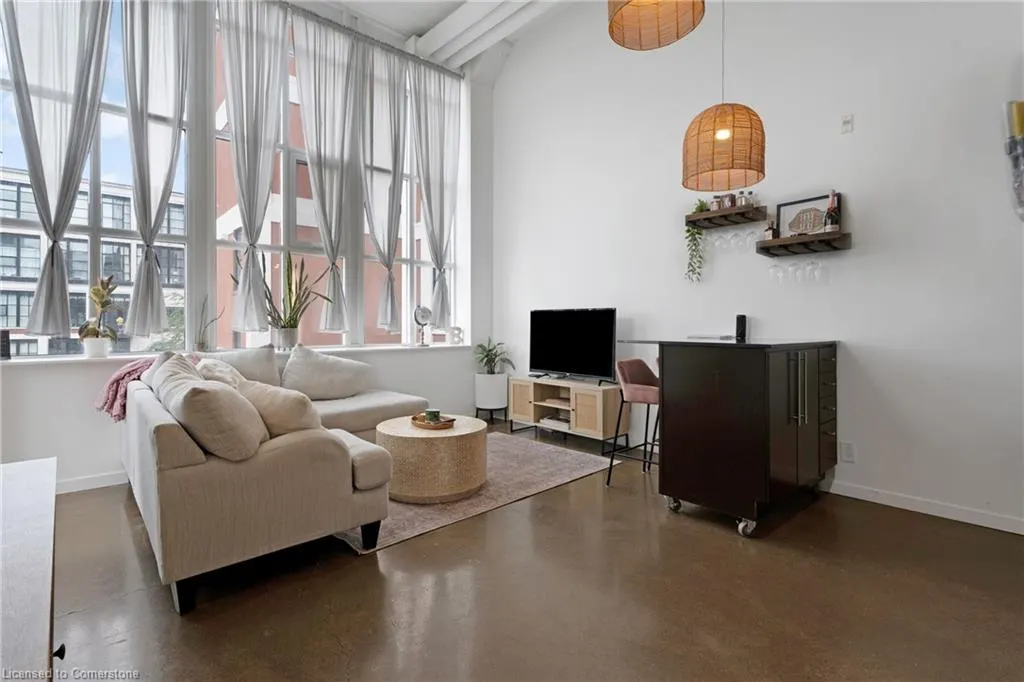 410 King Street W, #413
