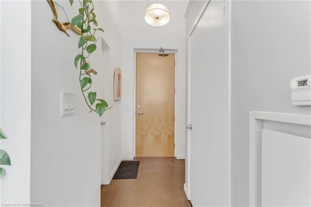 410 King Street W, #413