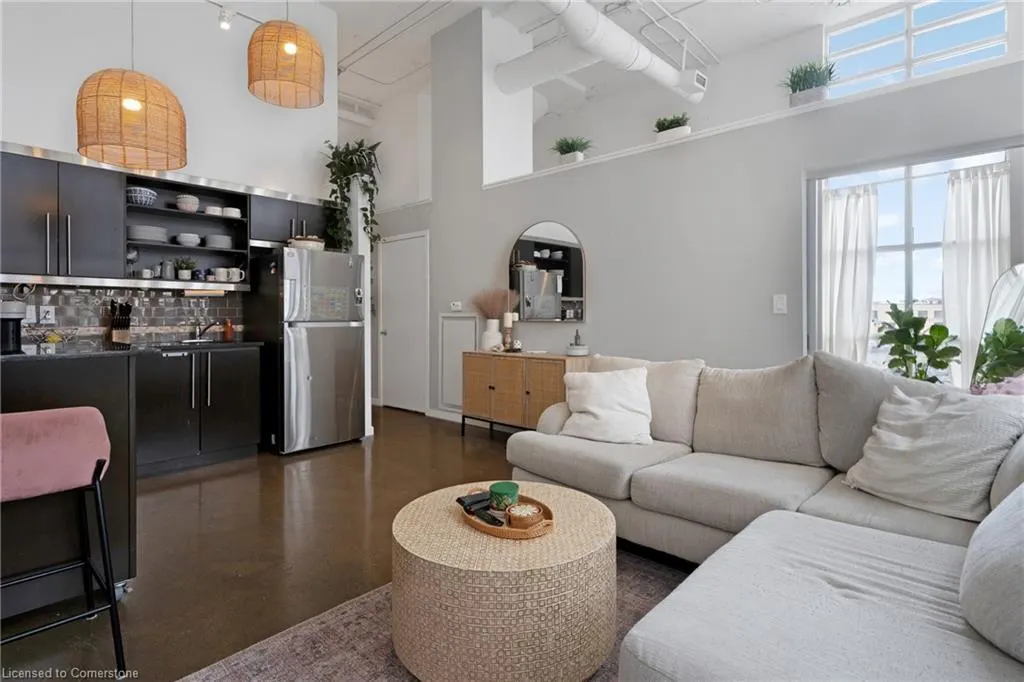 410 King Street W, #413