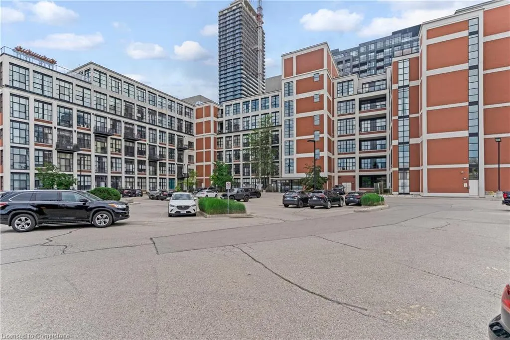410 King Street W, #413
