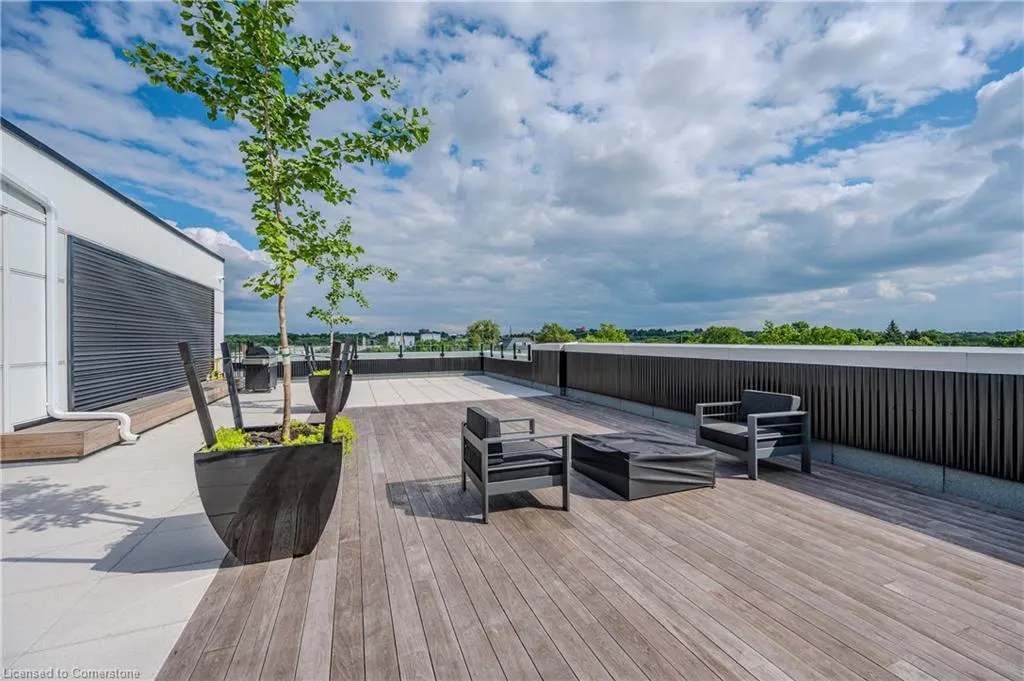 120 Huron Street, #528