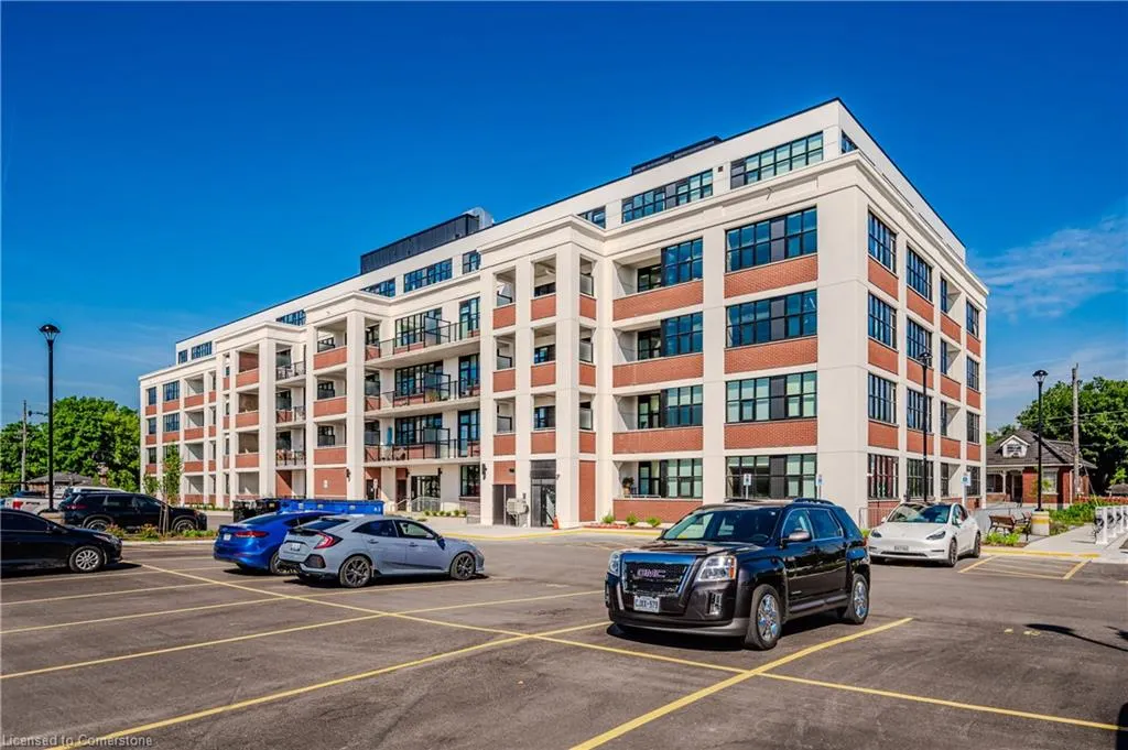 120 Huron Street, #528