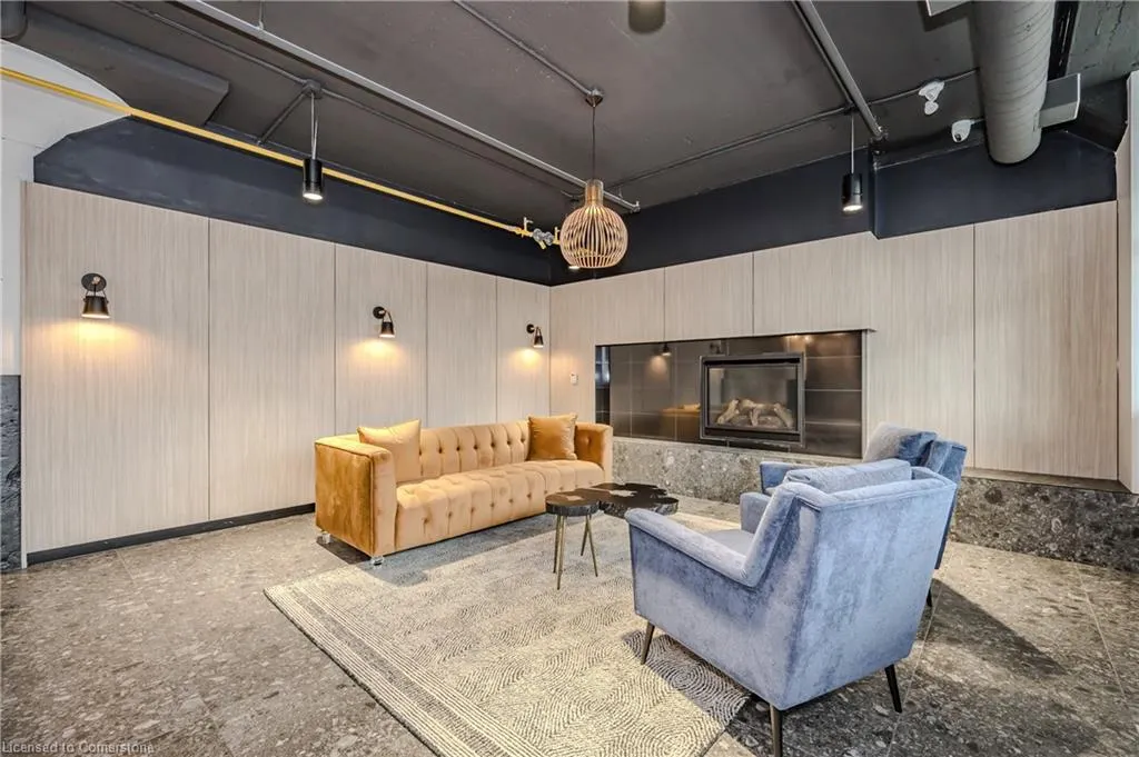 120 Huron Street, #528