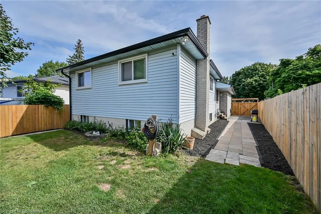 5 Ridell Crescent