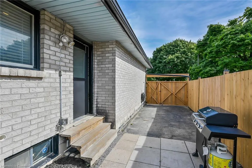 5 Ridell Crescent