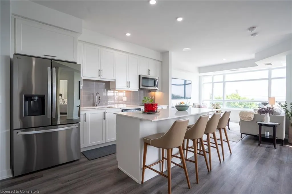 600 North Service Road, #418