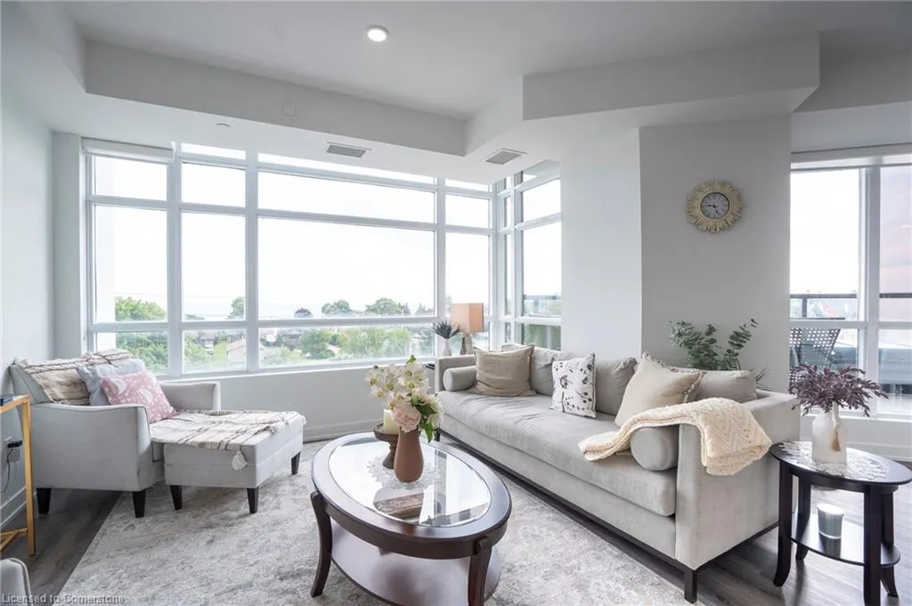 600 North Service Road, #418