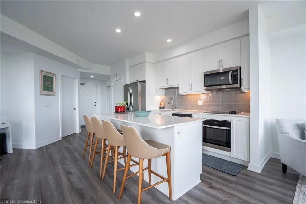 600 North Service Road, #418