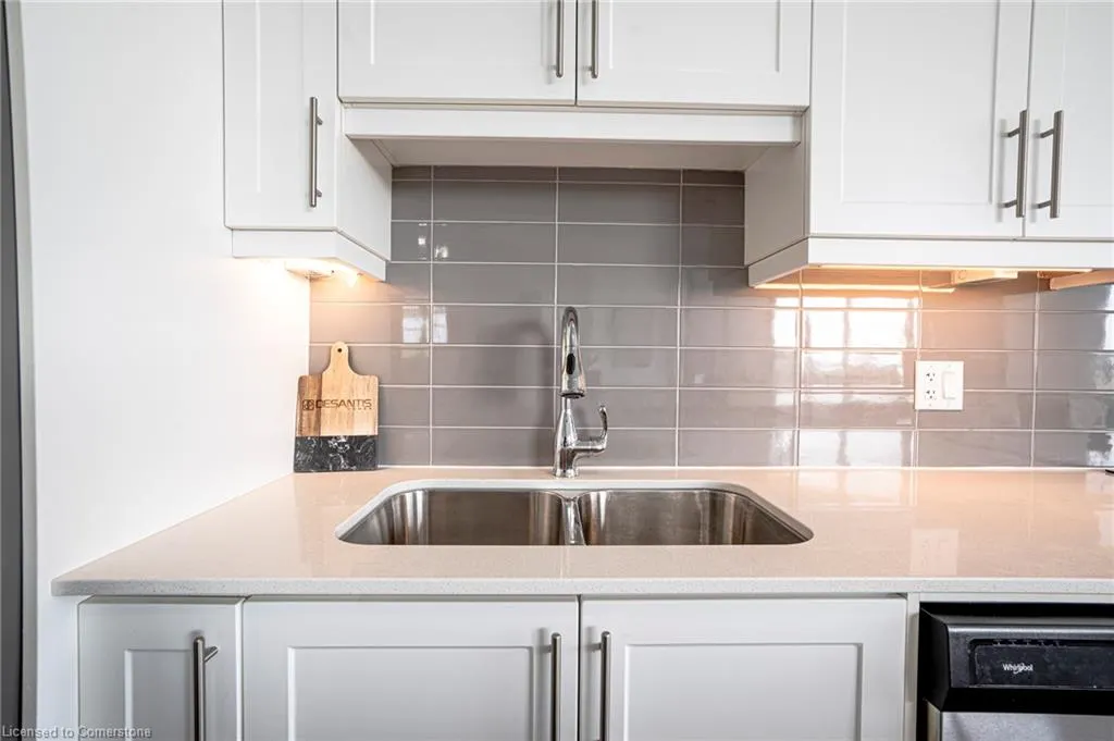 600 North Service Road, #418