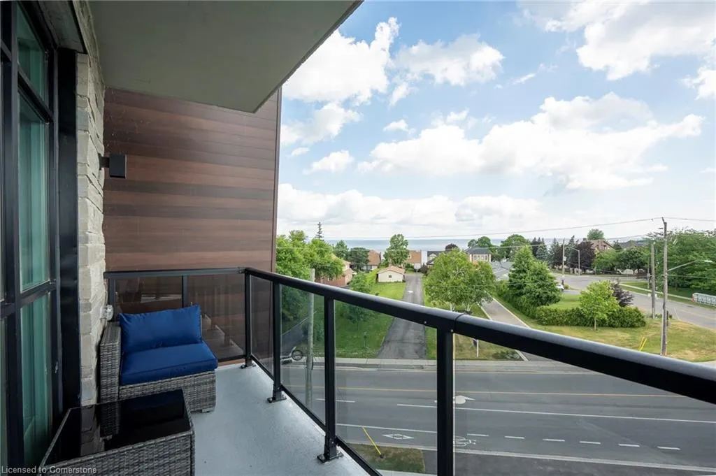 600 North Service Road, #418