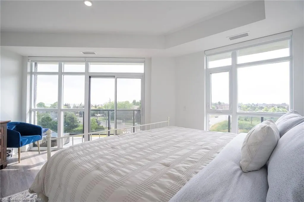 600 North Service Road, #418