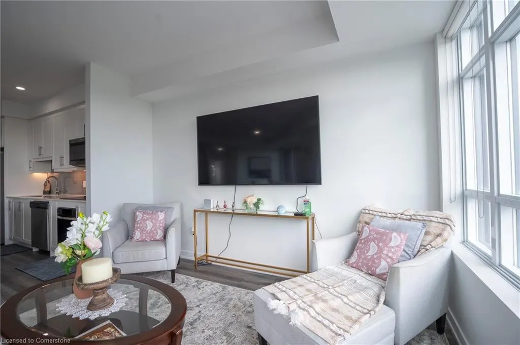 600 North Service Road, #418