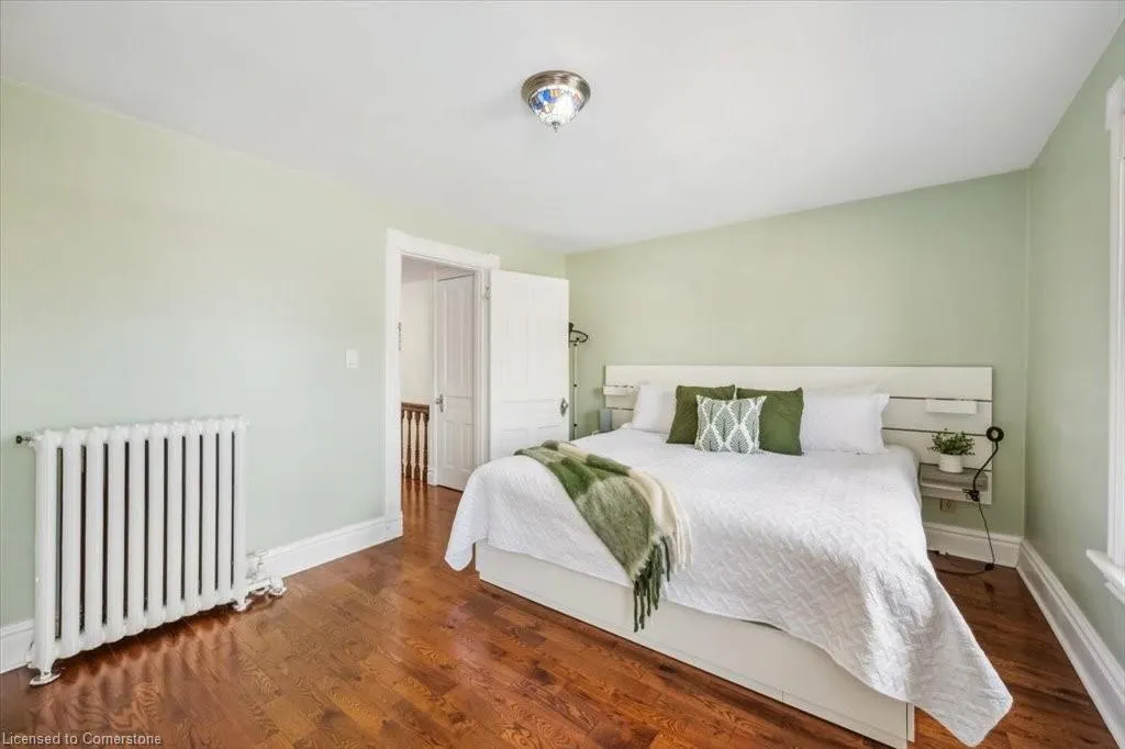 572 Woolwich Street