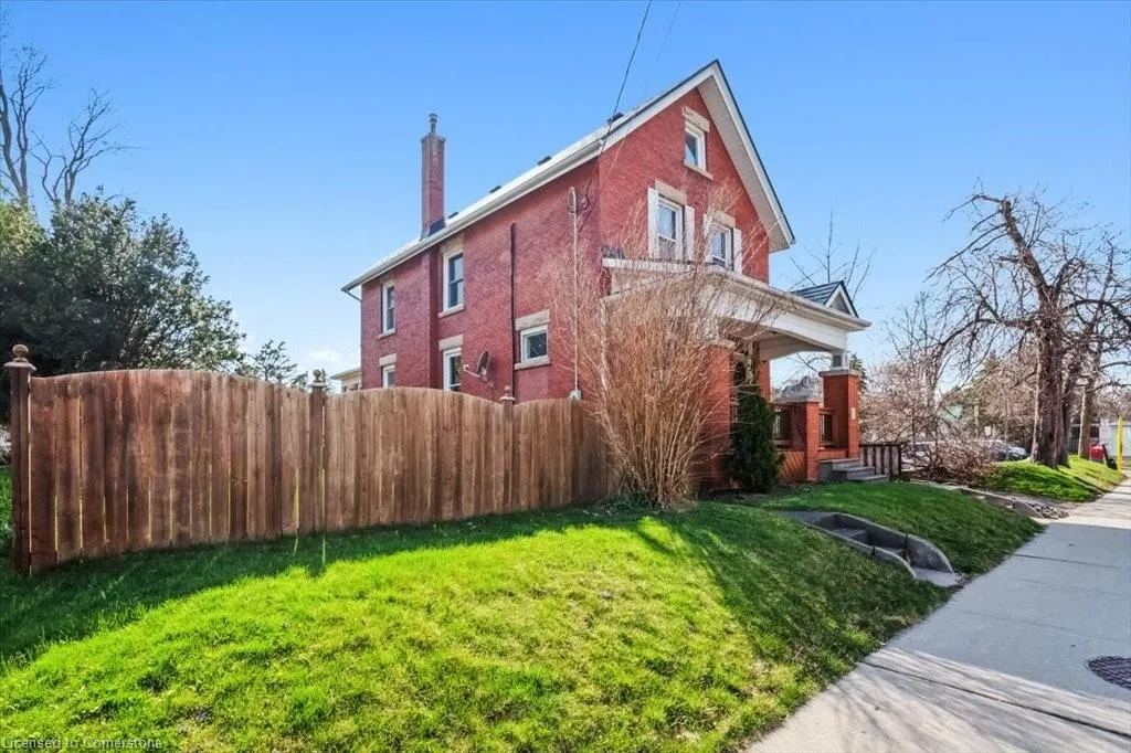 572 Woolwich Street