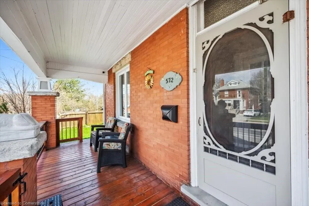 572 Woolwich Street