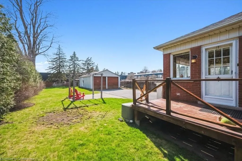 572 Woolwich Street