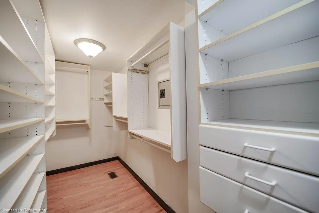 3364 Burnhamthorpe Road W