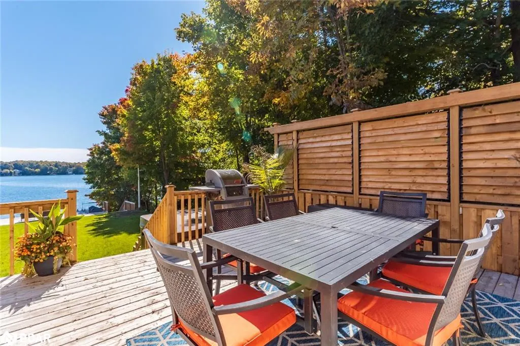 273 Shoreline Drive