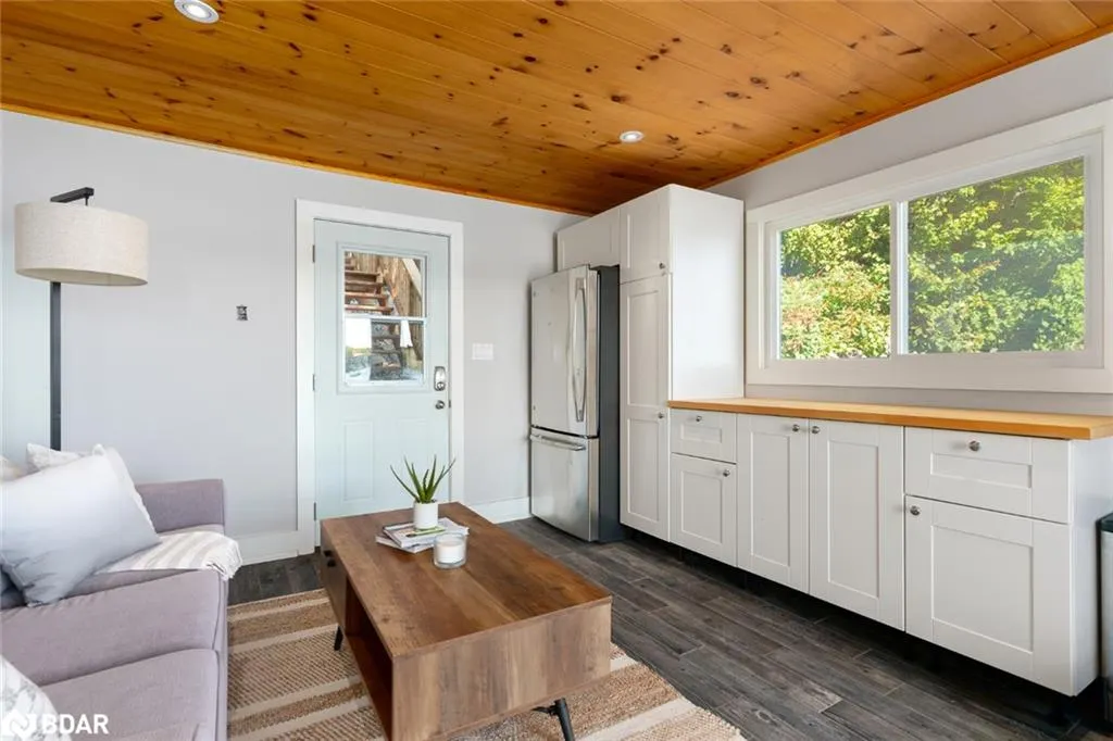 273 Shoreline Drive