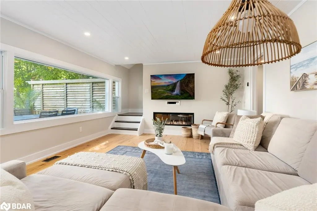 273 Shoreline Drive