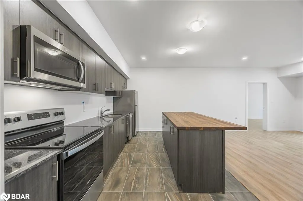 15 Kneeshaw Drive, #613