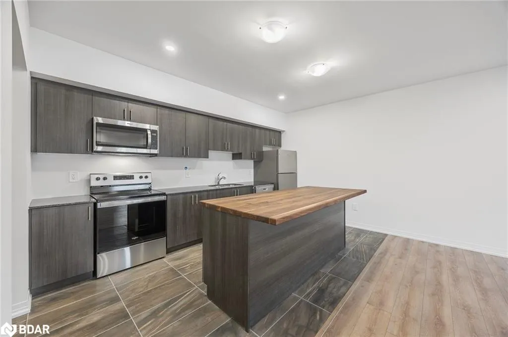 15 Kneeshaw Drive, #613