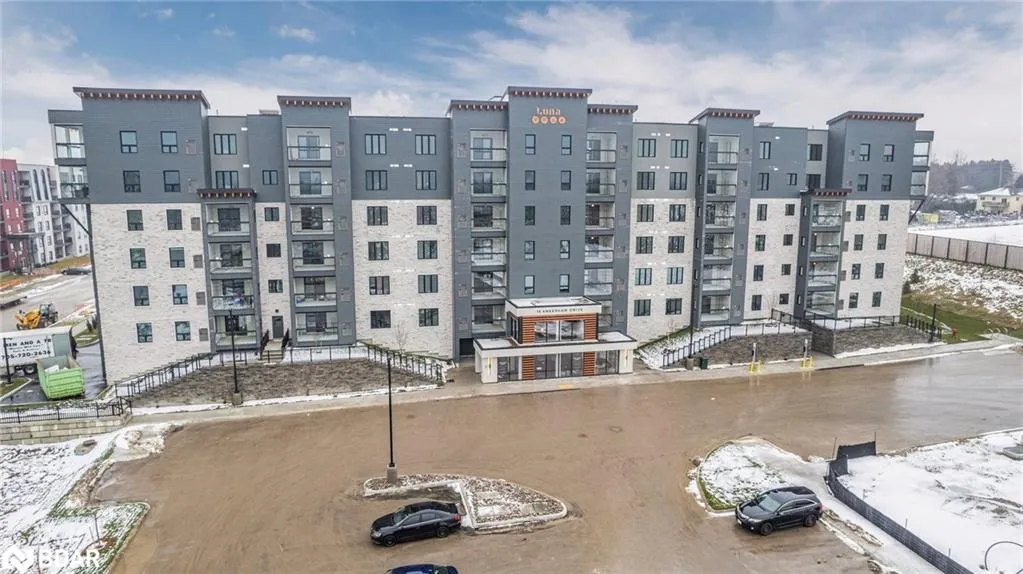 15 Kneeshaw Drive, #613