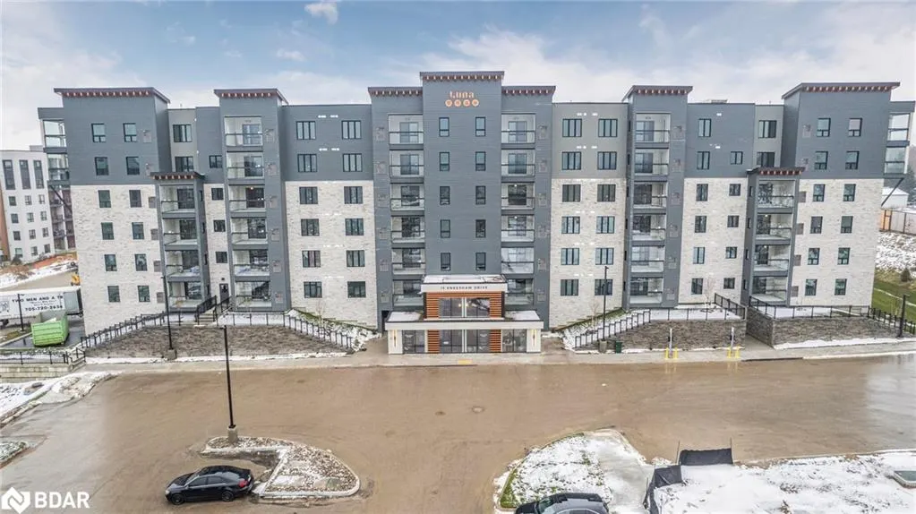 15 Kneeshaw Drive, #613