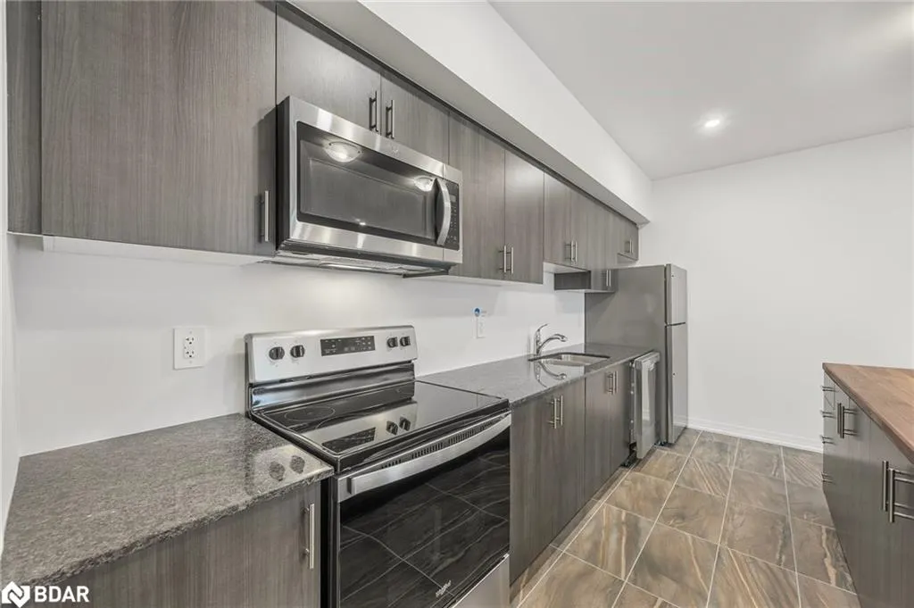 15 Kneeshaw Drive, #613