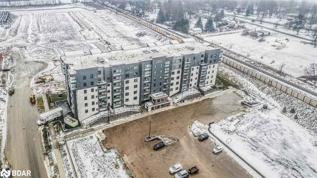 15 Kneeshaw Drive, #613