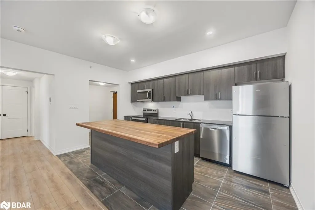 15 Kneeshaw Drive, #613