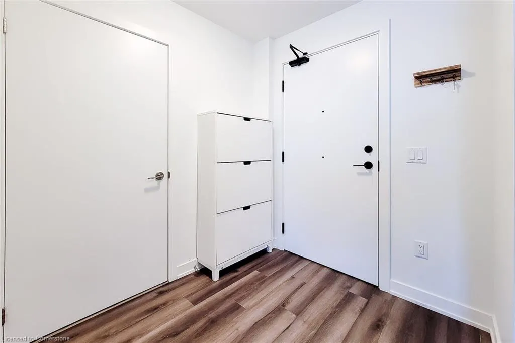 600 North Service Road, #213