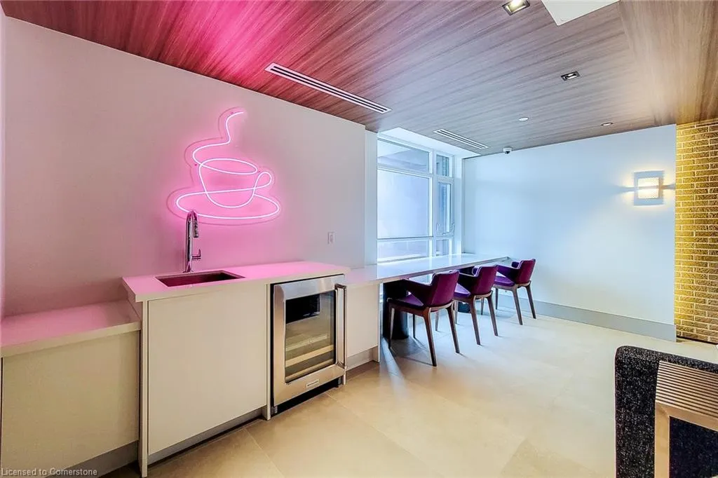 600 North Service Road, #213