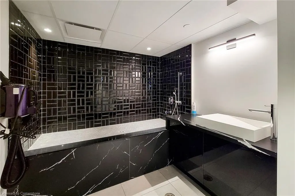 600 North Service Road, #213