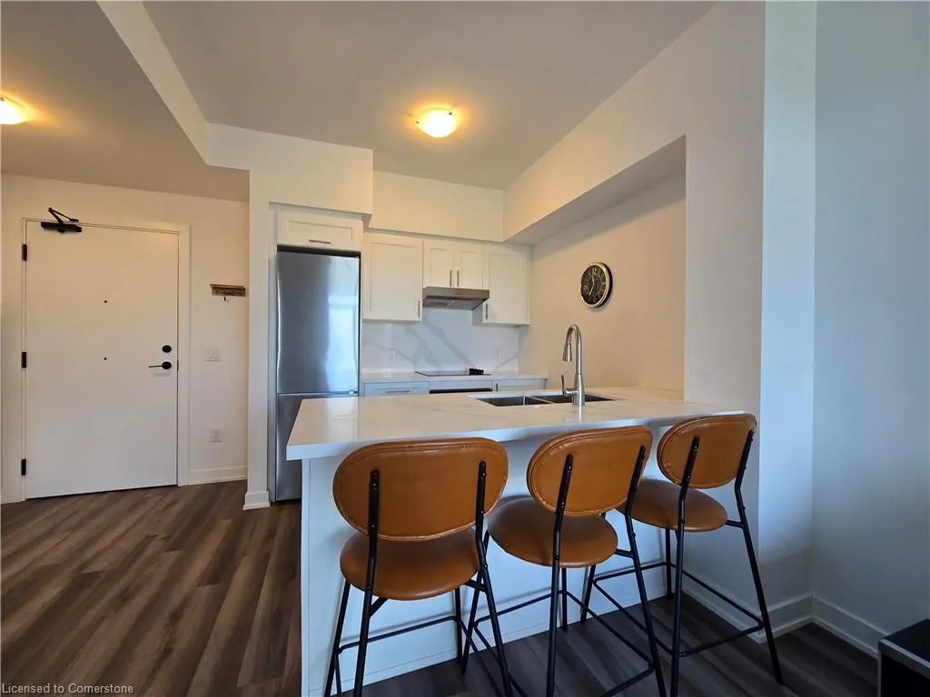 600 North Service Road, #213