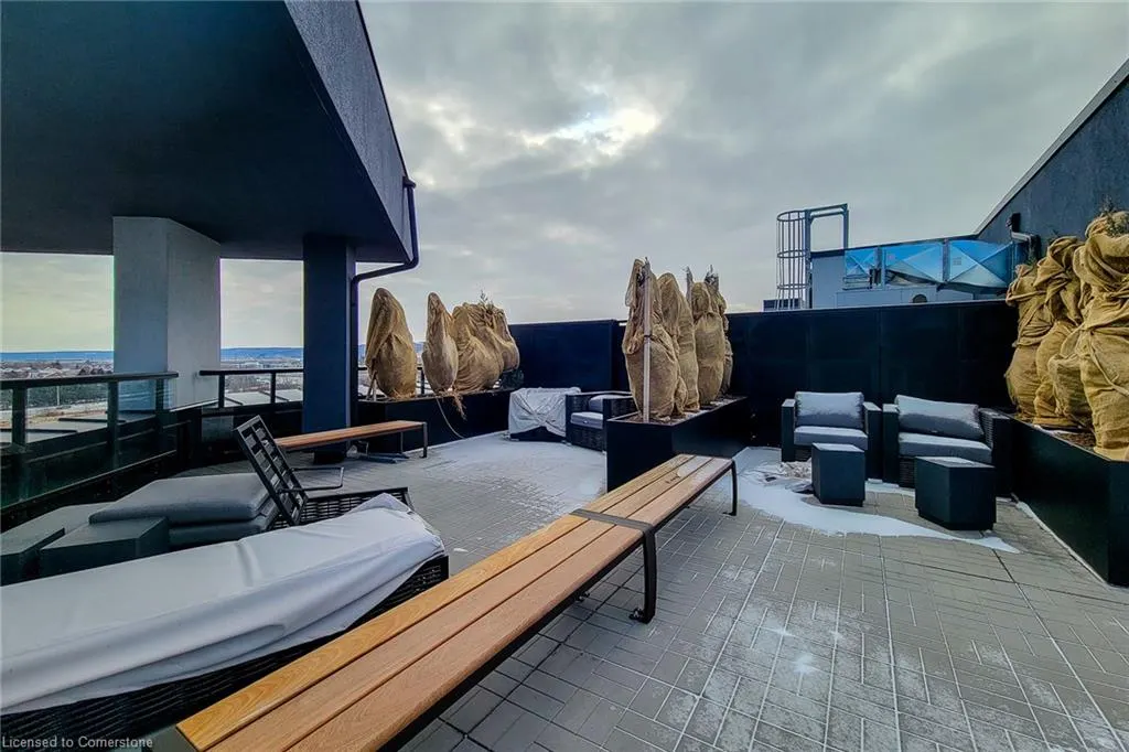 600 North Service Road, #213