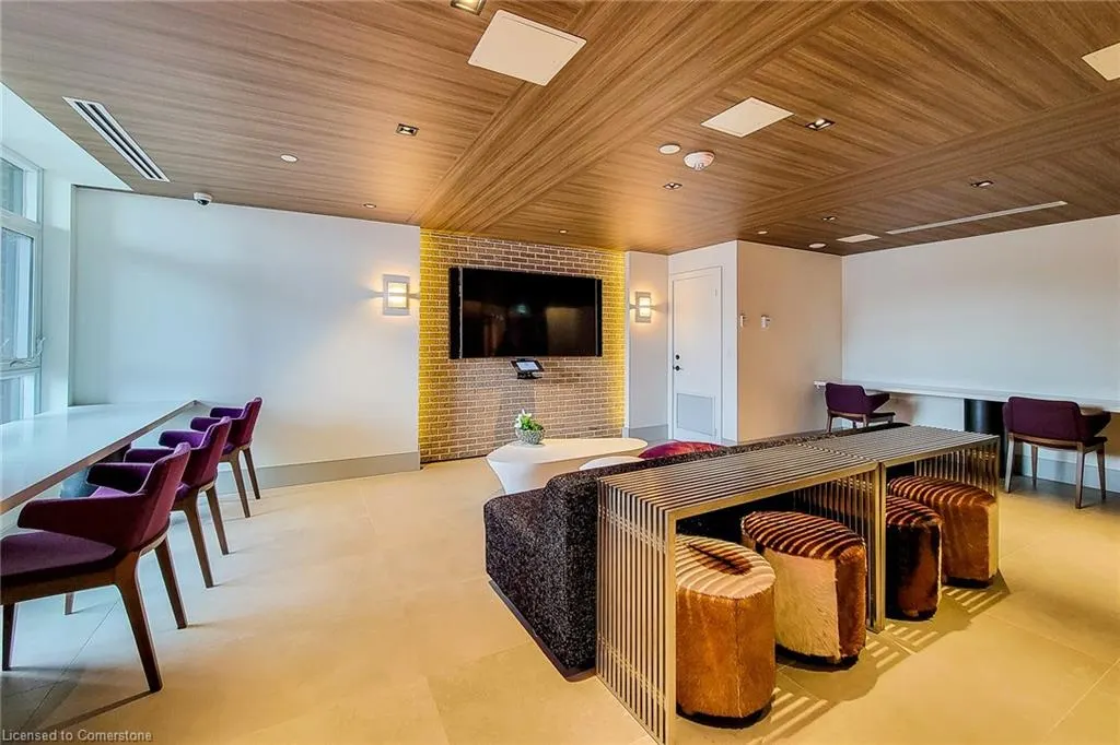 600 North Service Road, #213