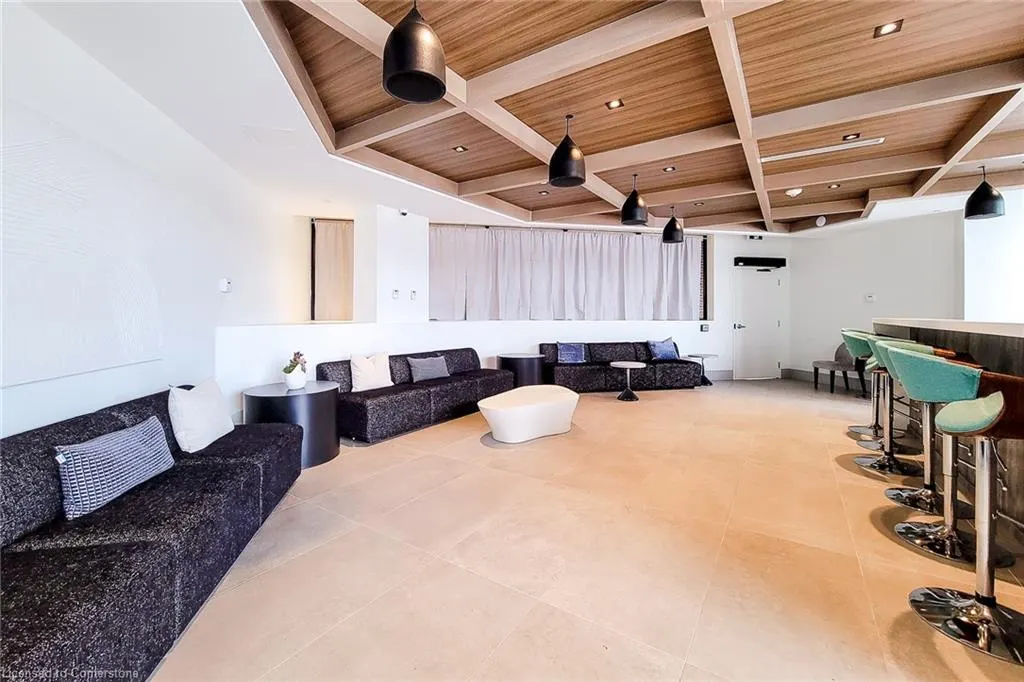 600 North Service Road, #213
