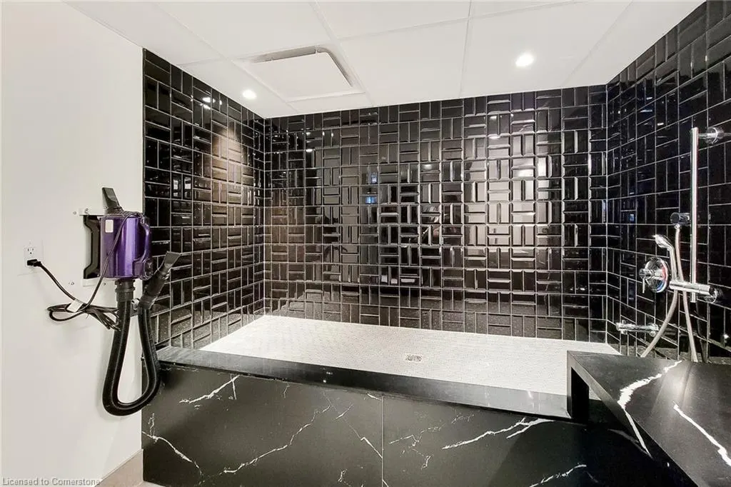 600 North Service Road, #213