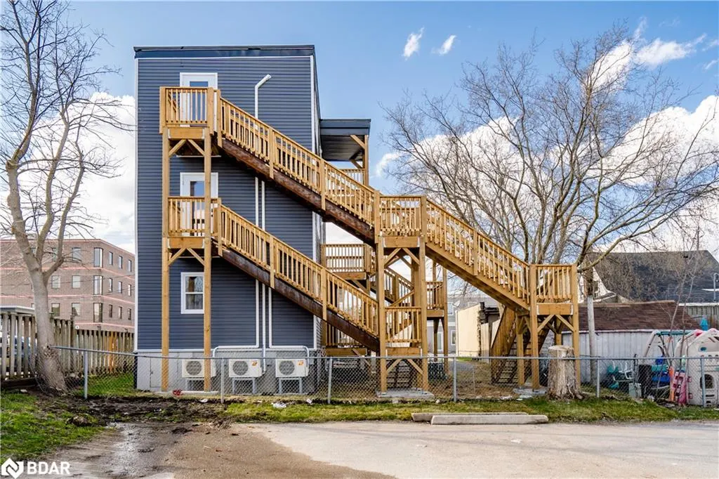 99 Colborne Street W, #C