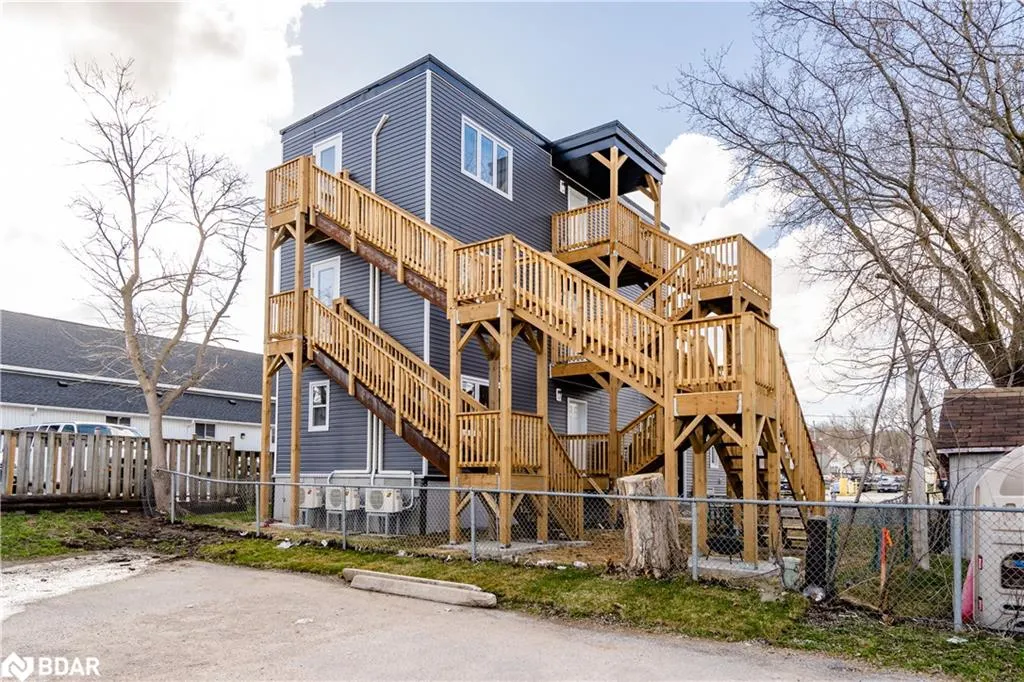 99 Colborne Street W, #C