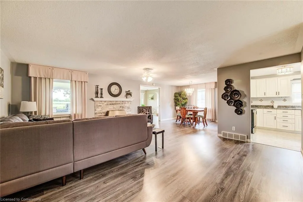 33 Summit Crescent