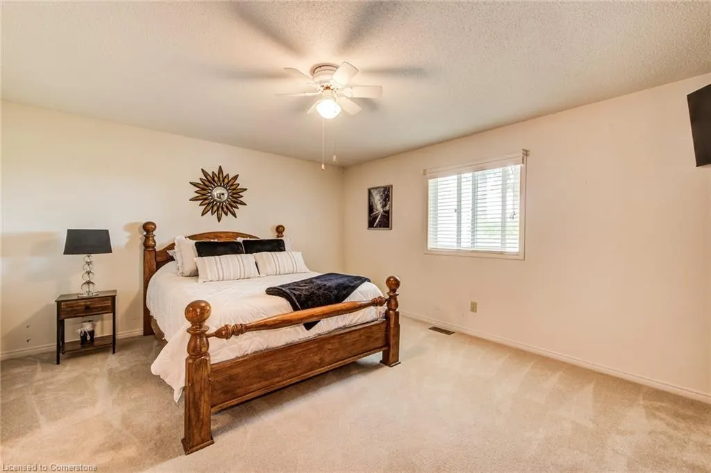 33 Summit Crescent