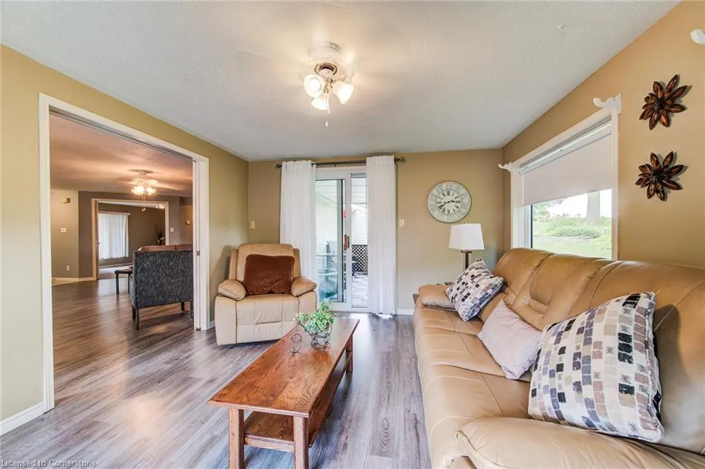 33 Summit Crescent