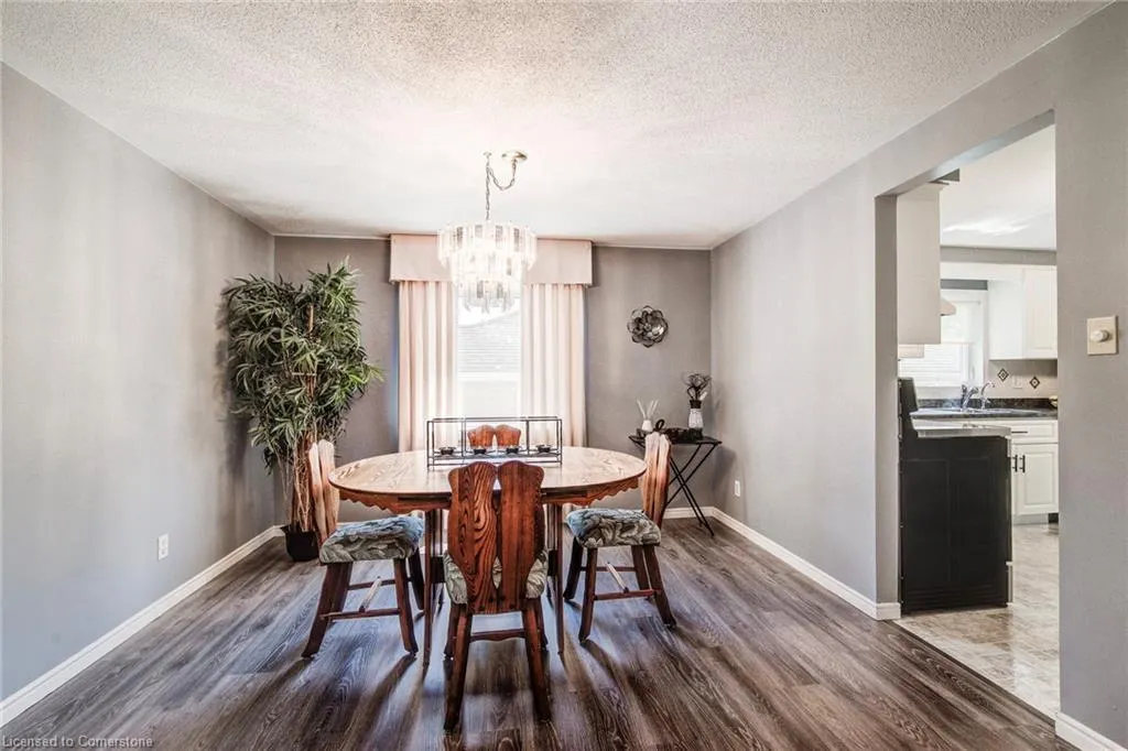 33 Summit Crescent