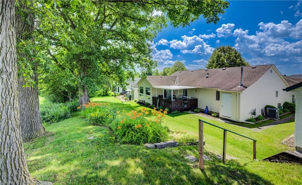 33 Summit Crescent