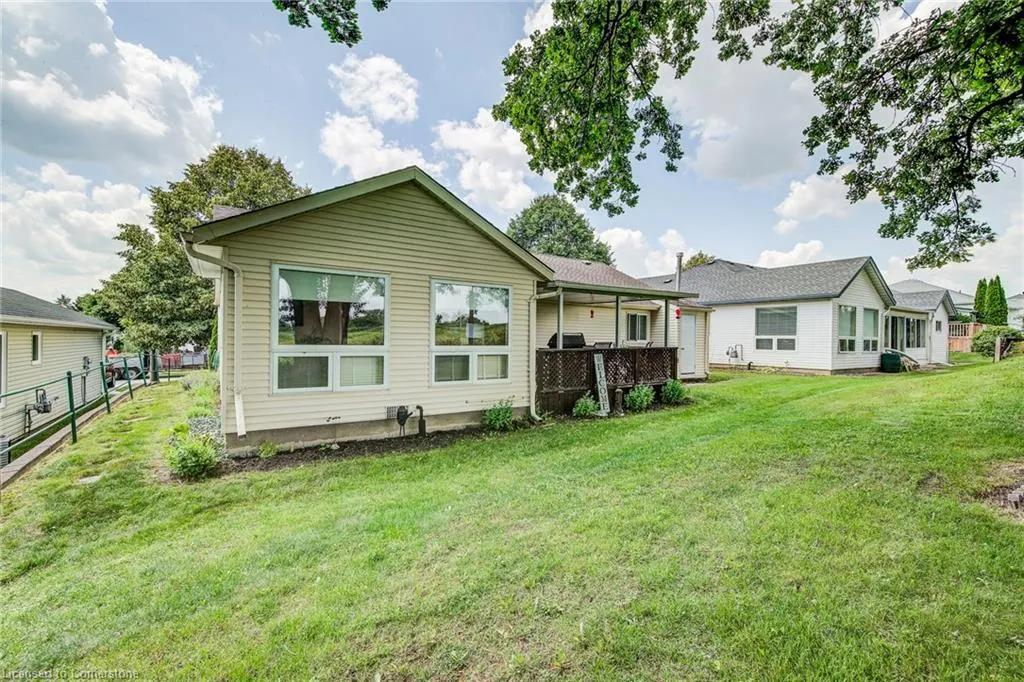 33 Summit Crescent