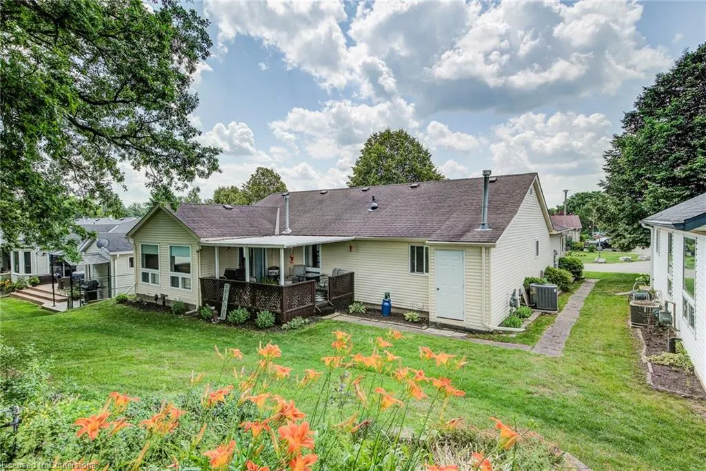 33 Summit Crescent